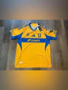 Adidas Tigres UANL 2025/2026 Authentic Home Jersey. 
- Size L Men.